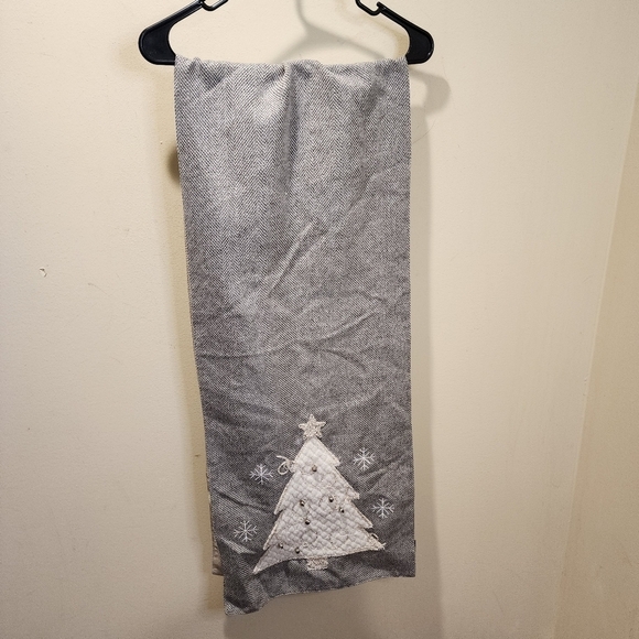 Max Studio gray Christmas Runner table cloth runner - Picture 4 of 11